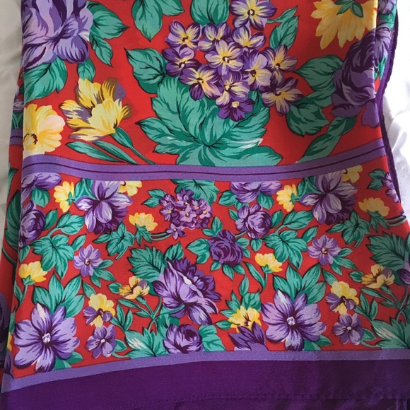 100% Silk Talbots Floral Scarf - Packaged in Burberry Box - Picture 8 of 8